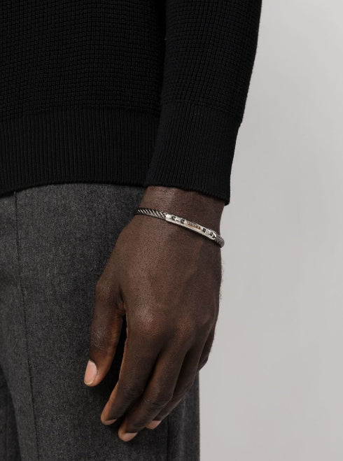 Pulsera de cadena tipo cuerda con detalles de diamantes